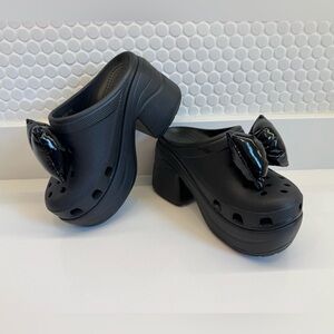 Crocs Siren Black Platform Clogs size 6